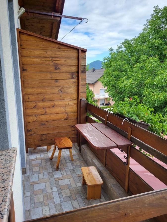 Апартаменты House Sara Кореница Экстерьер фото