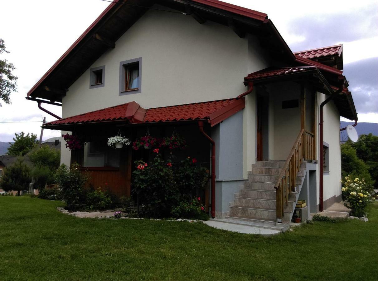 Апартаменты House Sara Кореница Экстерьер фото